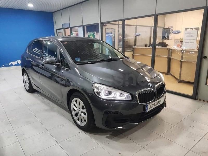 Usado BMW 225 Active Tourer iPerformance 220 CV (161 kW) 2021 Gris / plata Monovolumen