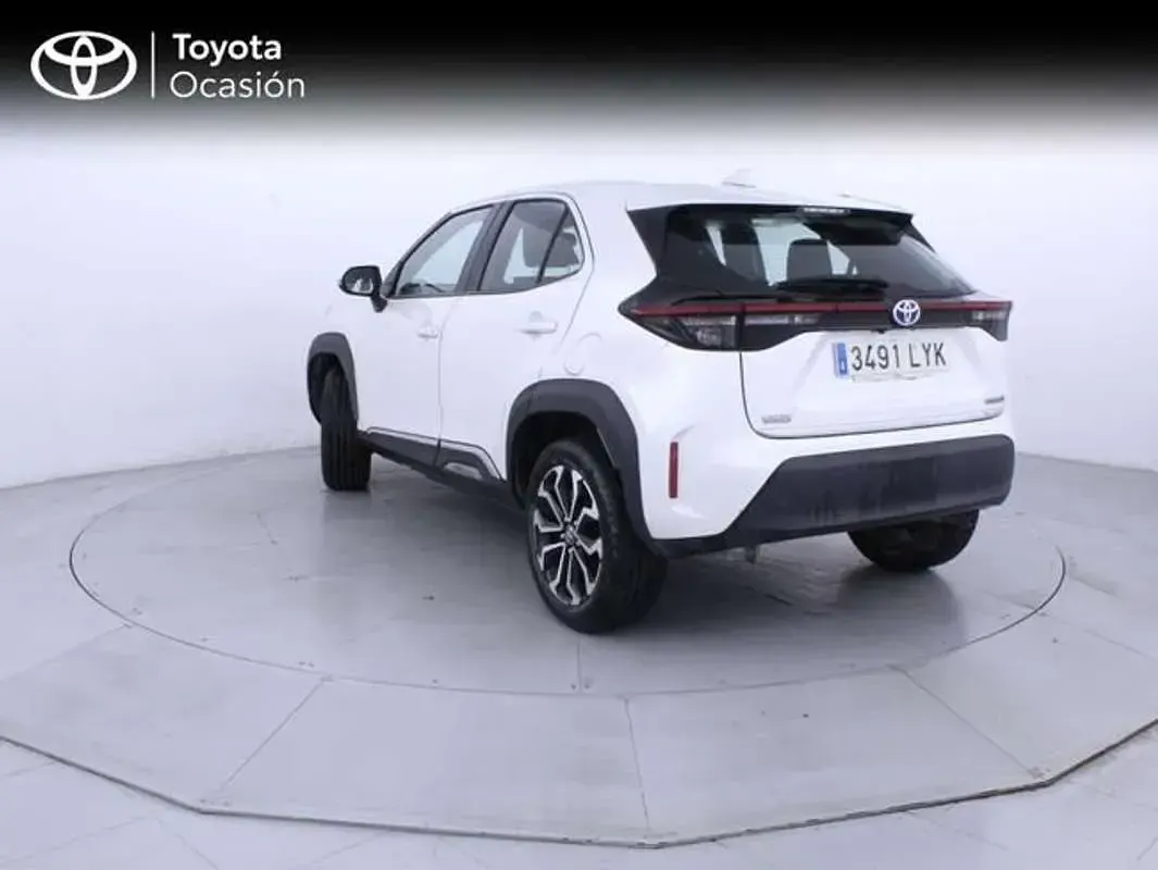 Usado Toyota Yaris Cross Active 116 CV (85 kW) 2022 Blanco SUV