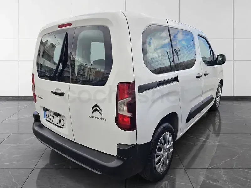 Käytetty Citroën Berlingo Live 102 HP (75 kW) 2021 Valkoinen Tila-auto