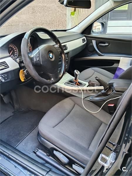 Usado BMW 320 177 CV (130 kW) 2009 Negro Familiar
