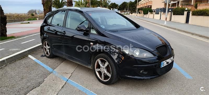 Usado Seat Altea XL Sport 140 CV (102 kW) 2007 Negro Monovolumen