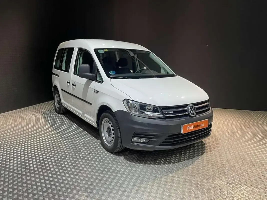Usado VW Caddy Maxi Pro 102 CV (75 kW) 2020 Blanco Monovolumen