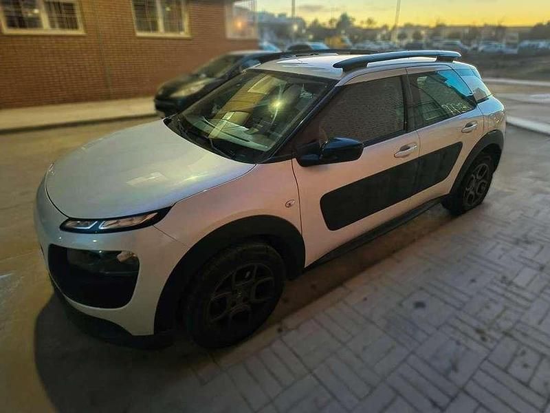 Usado Citroën C4 Cactus Feel 99 CV (72 kW) 2014 Blanco Utilitario