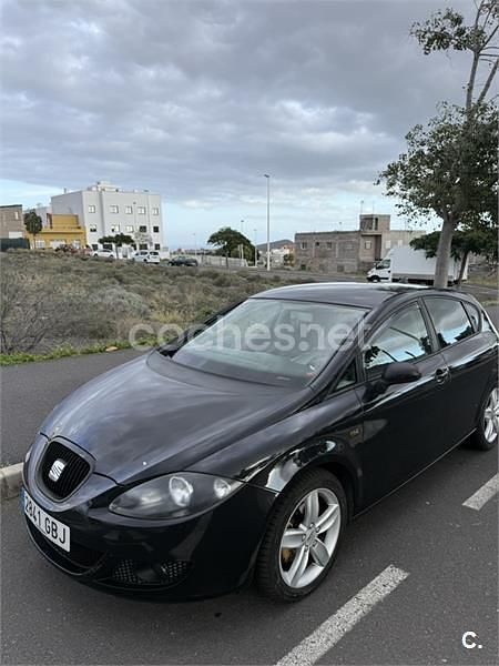 Usado Seat Leon Stylance 125 CV (91 kW) 2008 Negro Utilitario