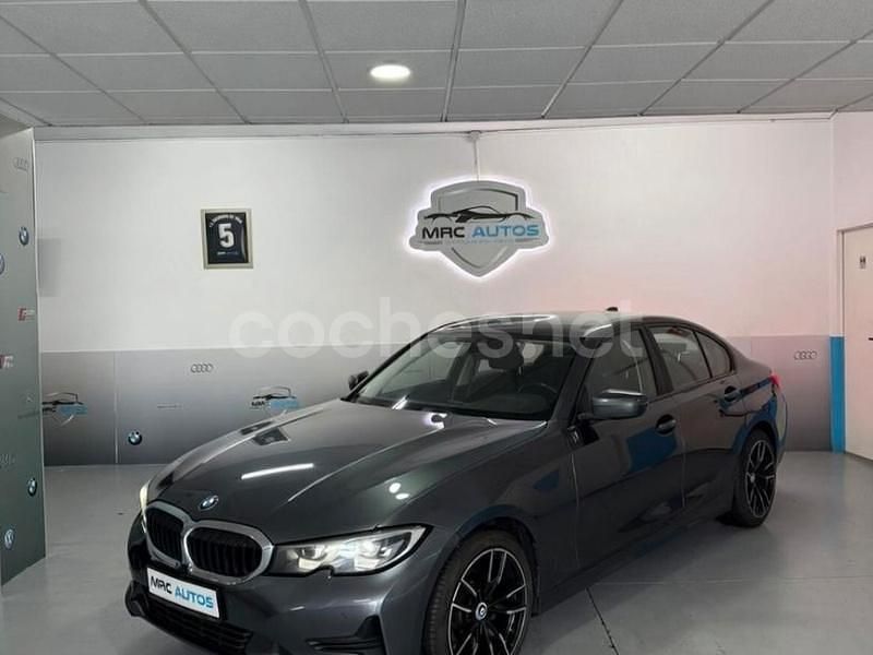 Usado BMW 318 Advantage 150 CV (110 kW) 2021 Gris / plata Berlina