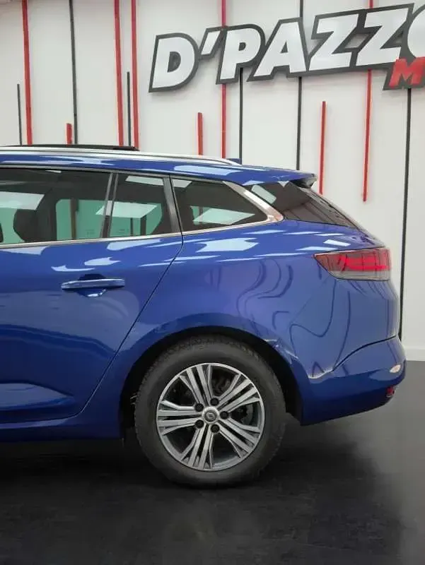 Usado Renault Mégane GrandTour Zen 116 CV (85 kW) 2021 Azul Familiar