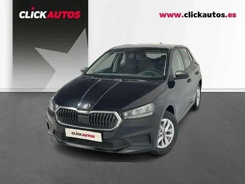 Usado Skoda Fabia Essence 80 CV (58 kW) 2025 Negro Utilitario