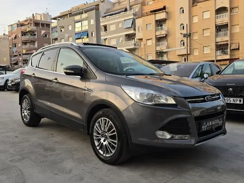Usado Ford Kuga Titanium 120 CV (88 kW) 2014 Gris / plata SUV