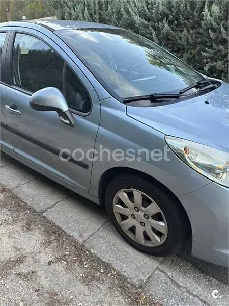 Usado Peugeot 207 Business-Line 75 CV (55 kW) 2011 Azul Berlina
