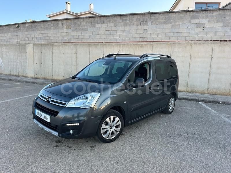 Gris / plata Usado 2018 Citroën Berlingo Shine Monovolumen | 9990 € (Super precio) - Imagen 1/4