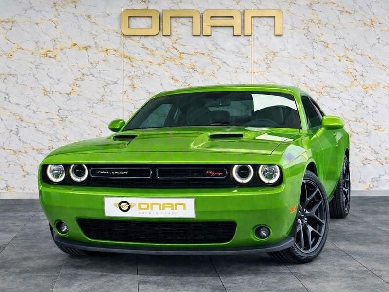 Usado Dodge Challenger 375 CV (275 kW) 2017 Verde Coupe