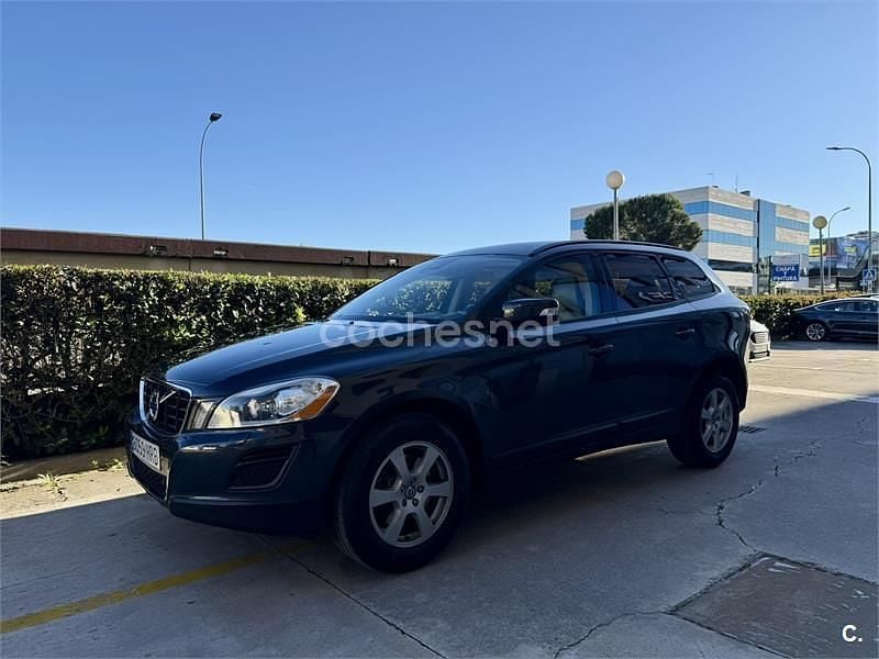 Usado Volvo XC60 Momentum 136 CV (100 kW) 2013 Negro SUV