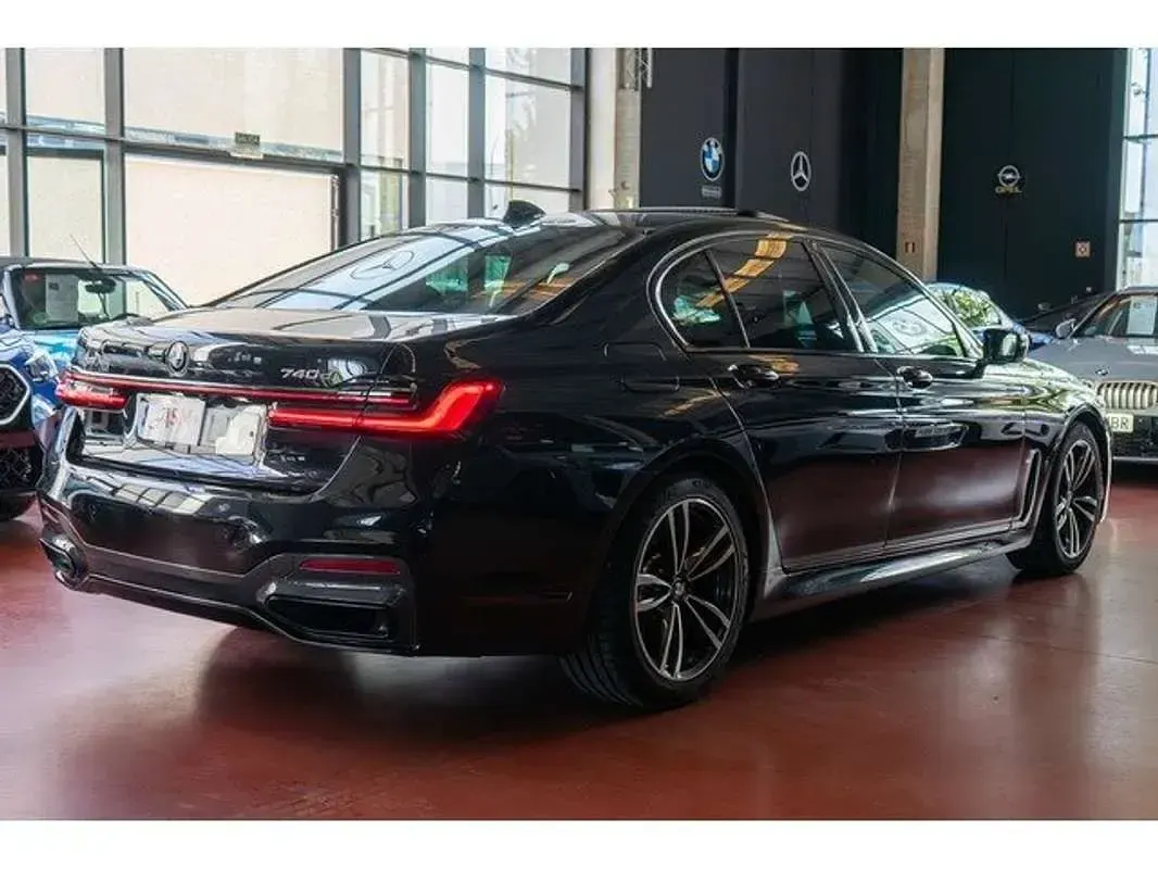 Usado BMW 740 Comfort Edition 340 CV (250 kW) 2022 Negro Berlina