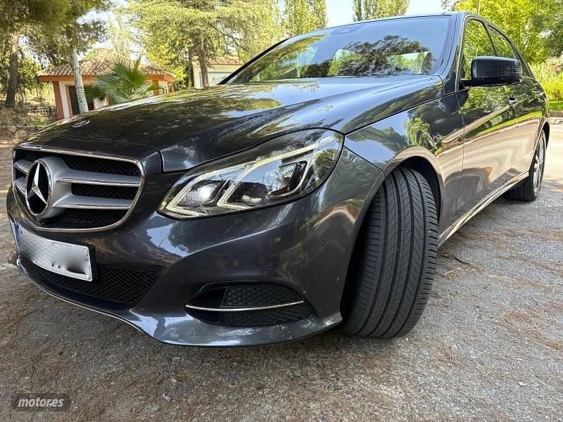 Usado Mercedes E300 Avantgarde 204 CV (150 kW) 2015 Gris Berlina