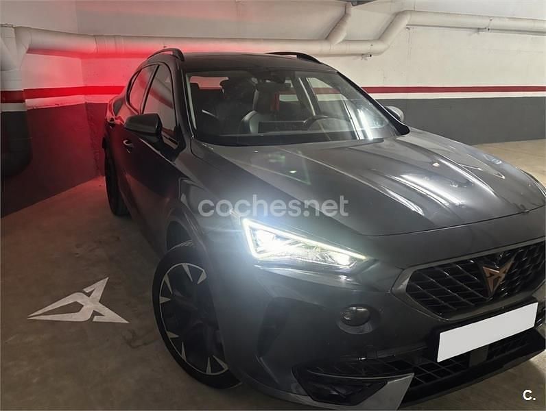 Usado Cupra Formentor 150 CV (110 kW) 2023 Gris / plata SUV