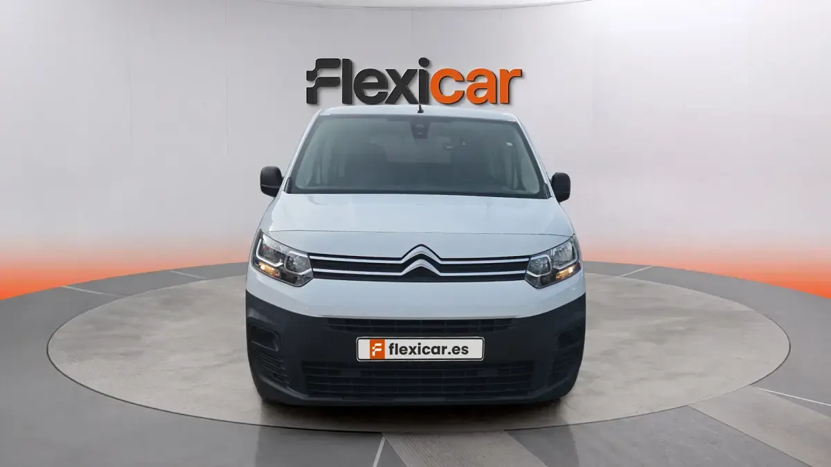 Usado Citroën Berlingo Shine 102 HP (75 kW) 2022 Branco Monovolume