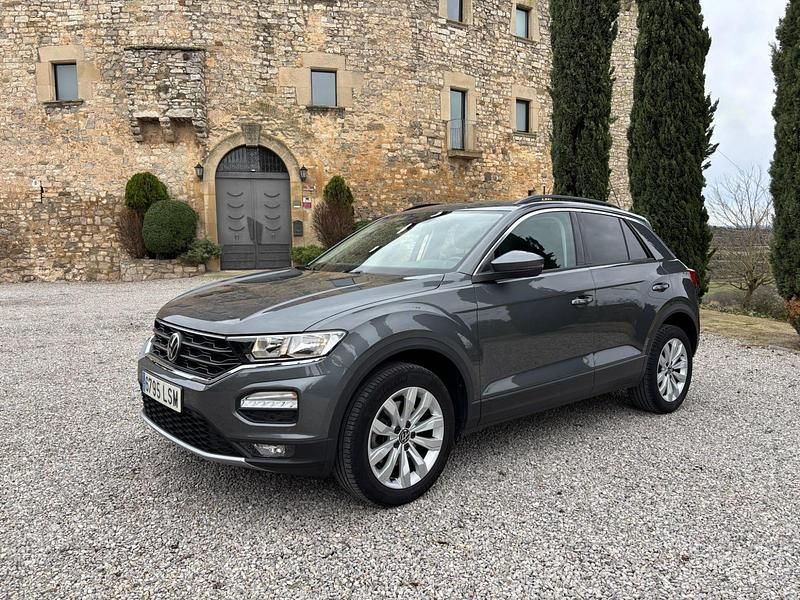 Usado VW T-Roc Advance 150 CV (110 kW) 2021 Gris SUV