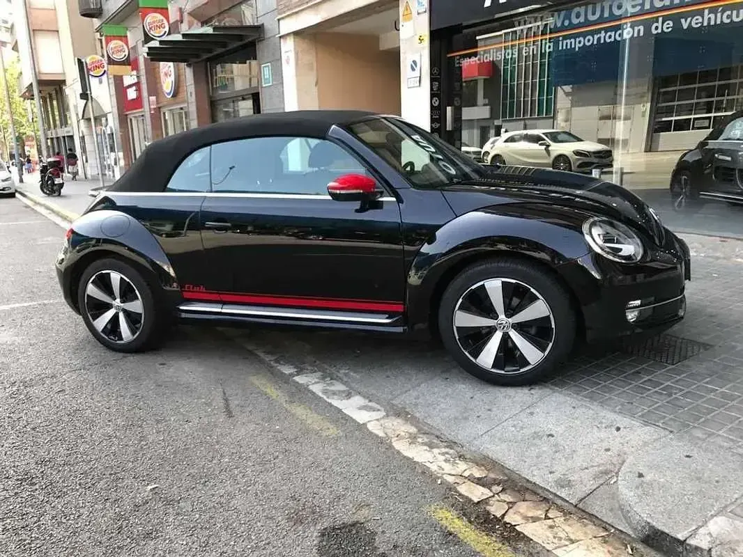 Usado VW Beetle CLUB 150 CV (110 kW) 2015 Negro Utilitario