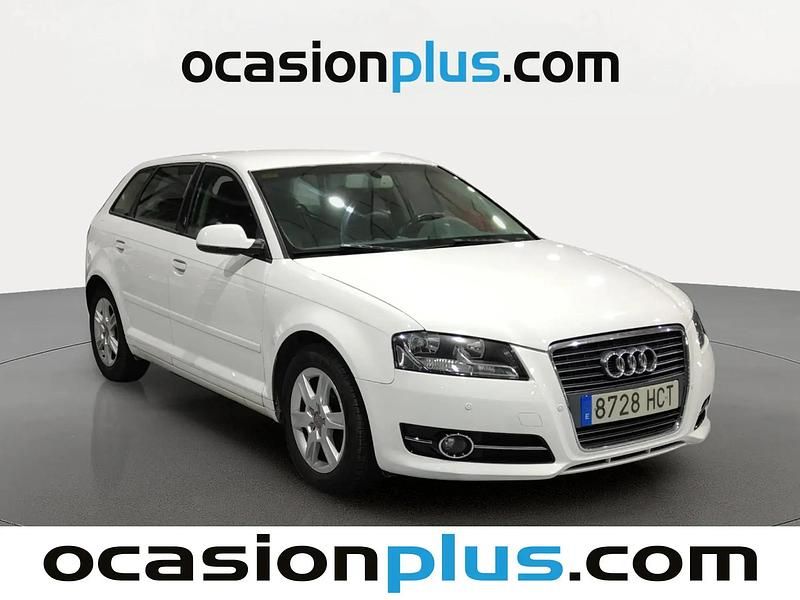 Używany Audi A3 Attraction 105 KM (77 kW) 2011 Biały Hatchback