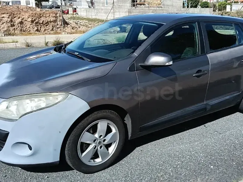 Usado Renault Mégane GrandTour Business 105 CV (77 kW) 2009 Marrón Familiar