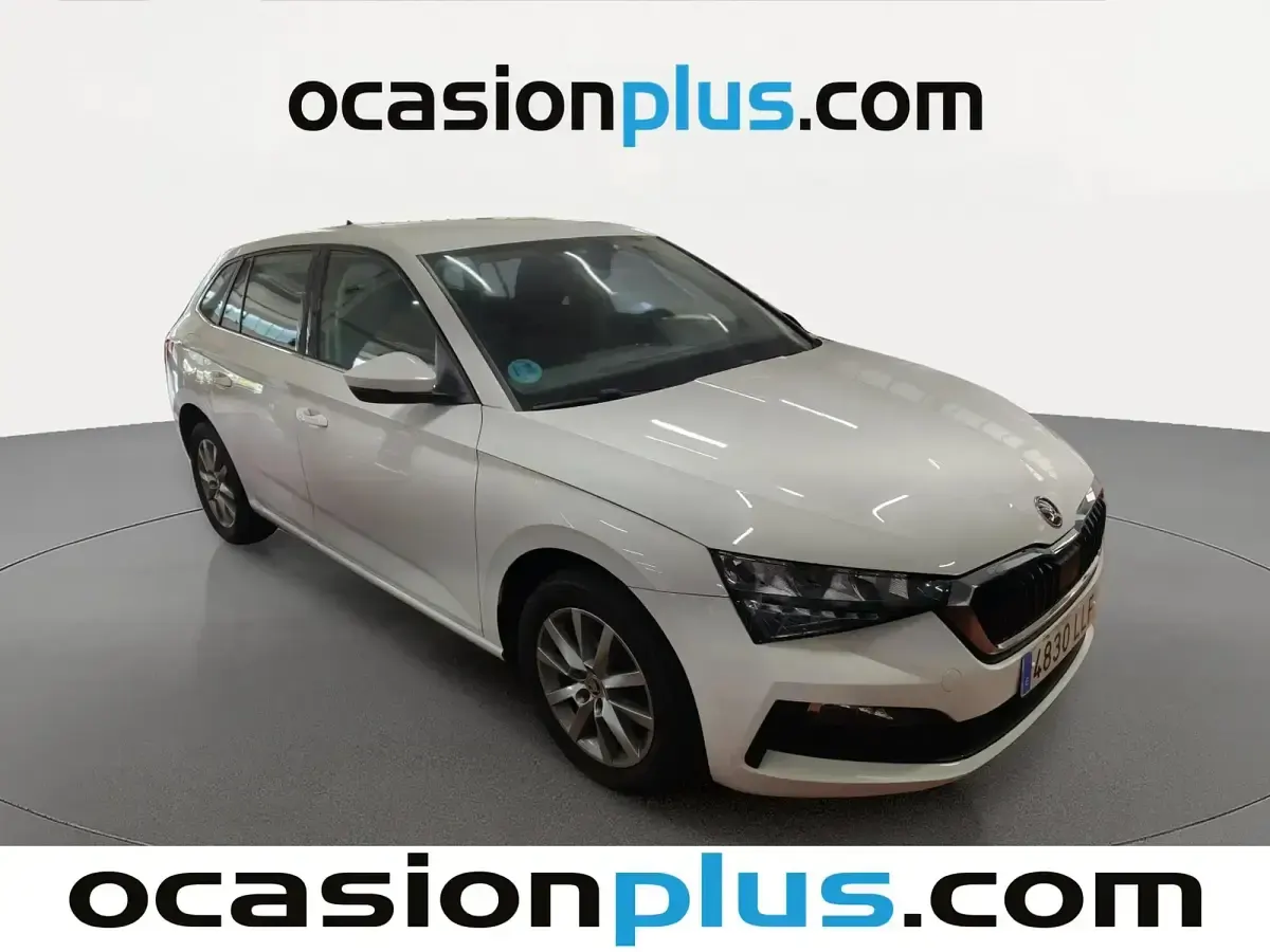 Usado Skoda Scala Ambition 115 CV (84 kW) 2020 Blanco Utilitario