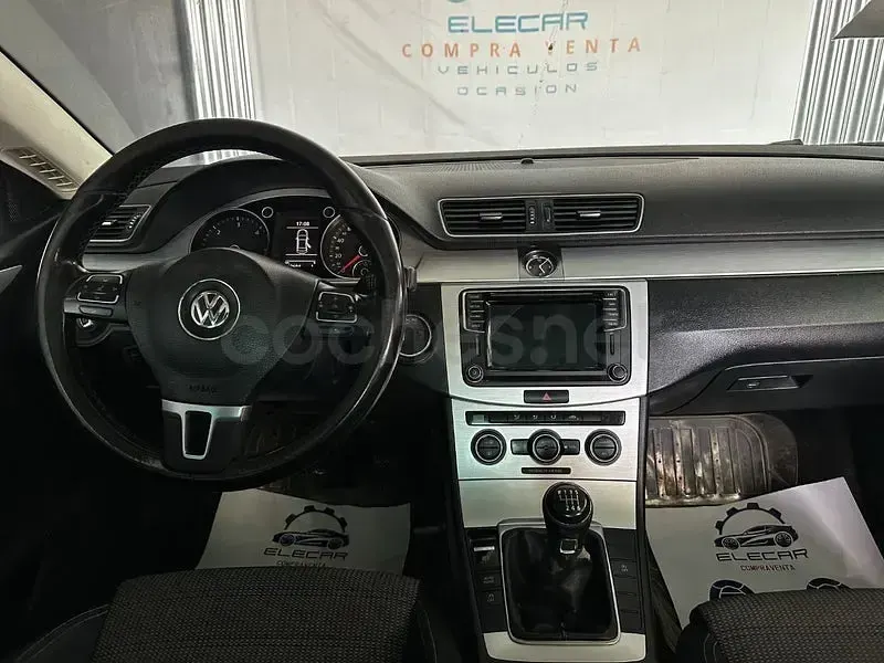 Usado VW Passat Sportline 150 CV (110 kW) 2015 Blanco Berlina