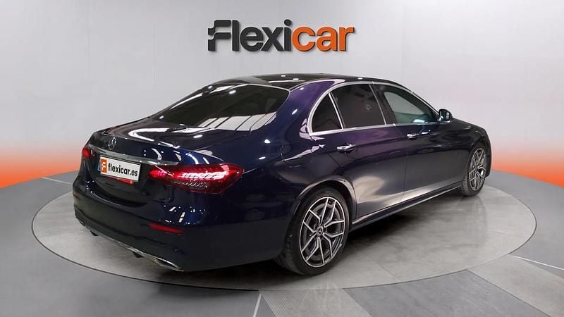 Käytetty Mercedes E220 194 HP (142 kW) 2021 Sininen Sedan