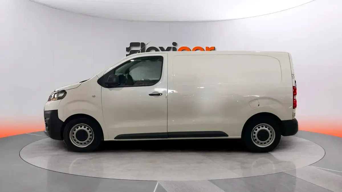 Käytetty Citroën Jumpy 102 HP (75 kW) 2019 Valkoinen Tila-auto