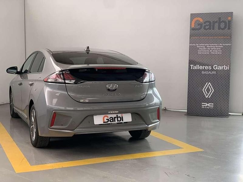 Usado Hyundai Ioniq Style 141 CV (103 kW) 2020 Gris Utilitario