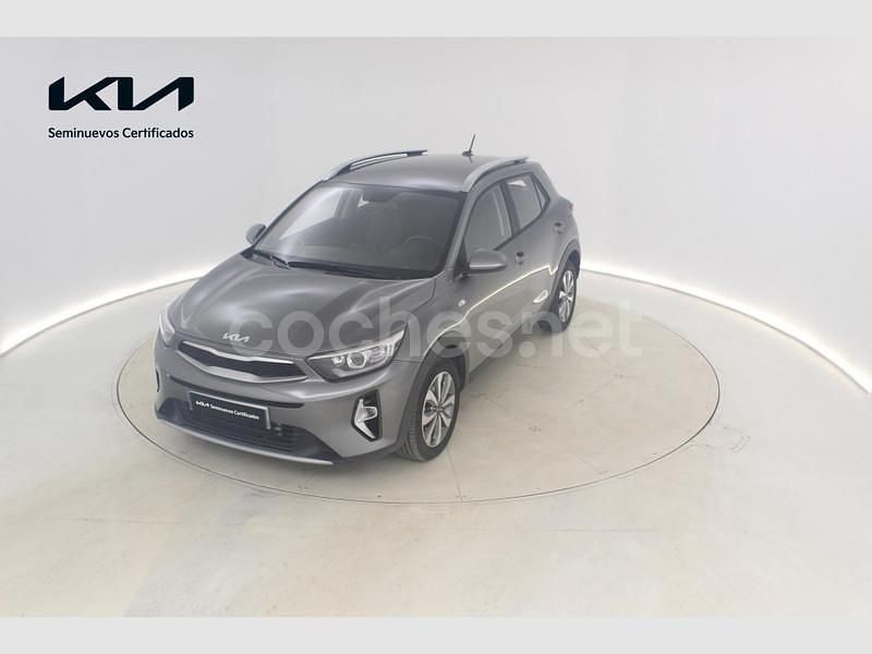 Gris / plata Usado 2024 Kia Stonic SUV | 19.349 € (Precio justo) - Imagen 1/4