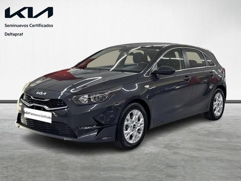 Usado Kia Ceed 120 CV (88 kW) 2023 Negro Utilitario