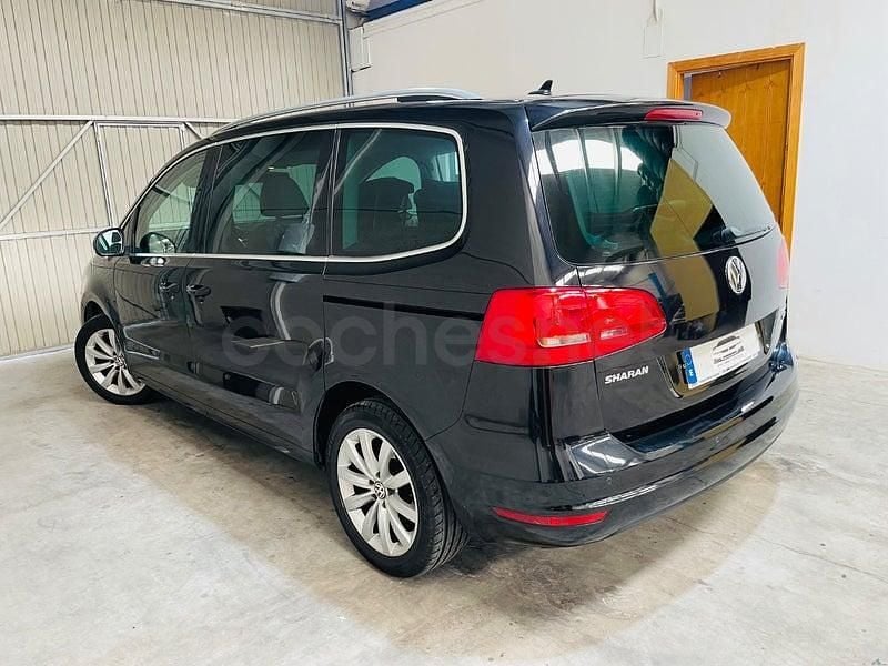 Usado VW Sharan Sport 140 CV (102 kW) 2012 Negro Monovolumen