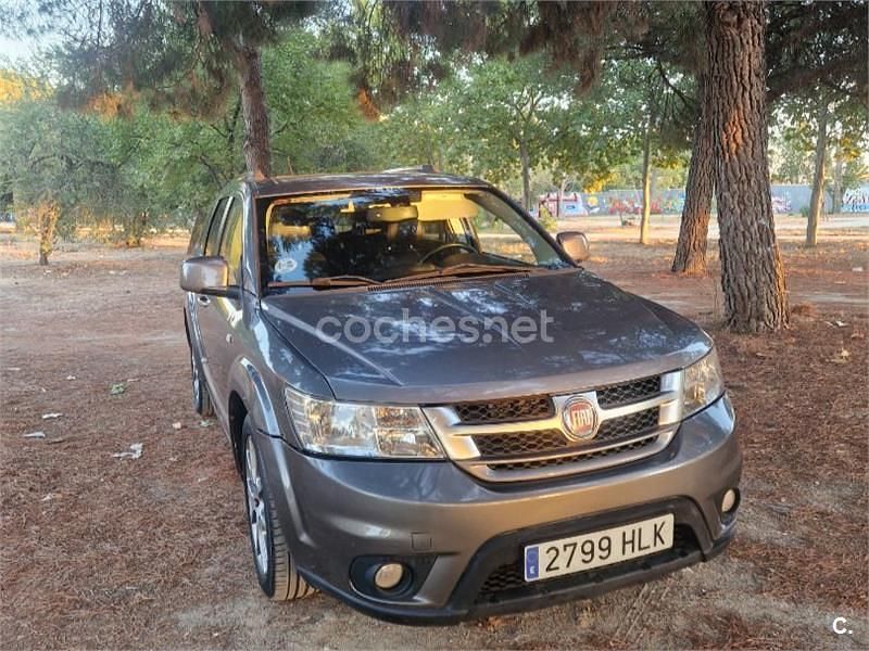 Usado Fiat Freemont Urban 170 CV (125 kW) 2012 Gris / plata SUV