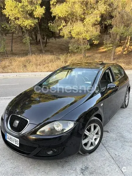 Usado Seat Leon Reference 102 CV (75 kW) 2006 Negro Utilitario