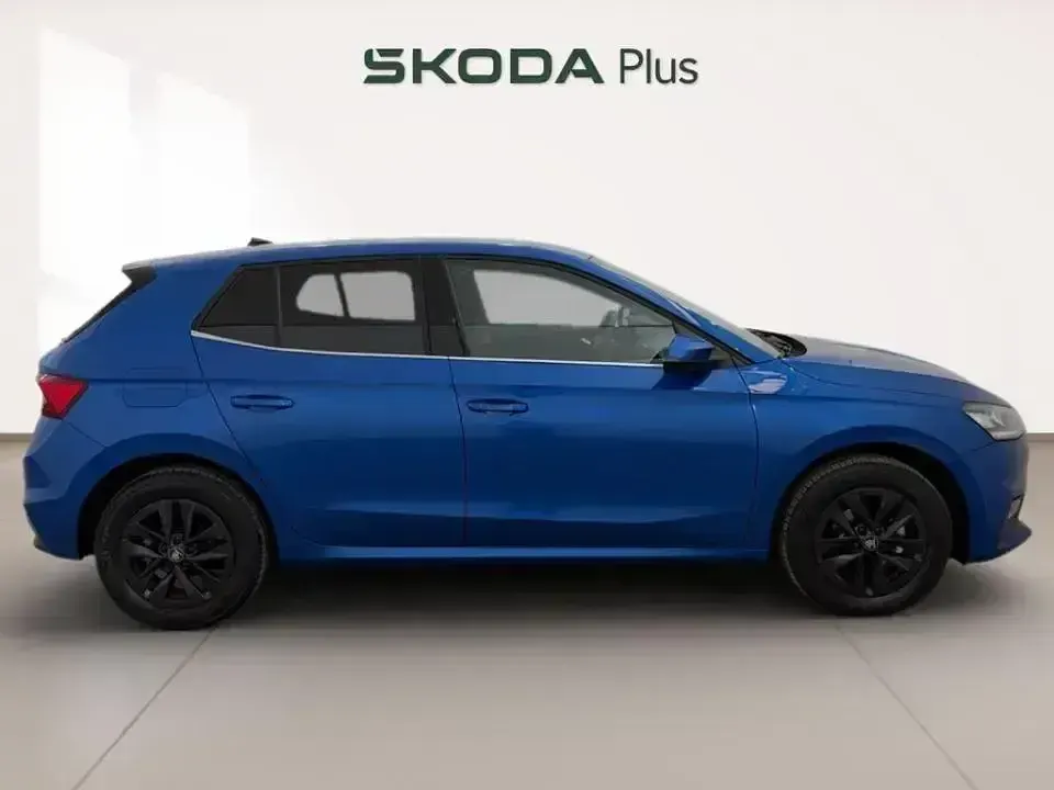 Usado Skoda Fabia Selection 95 CV (69 kW) 2025 Azul Utilitario