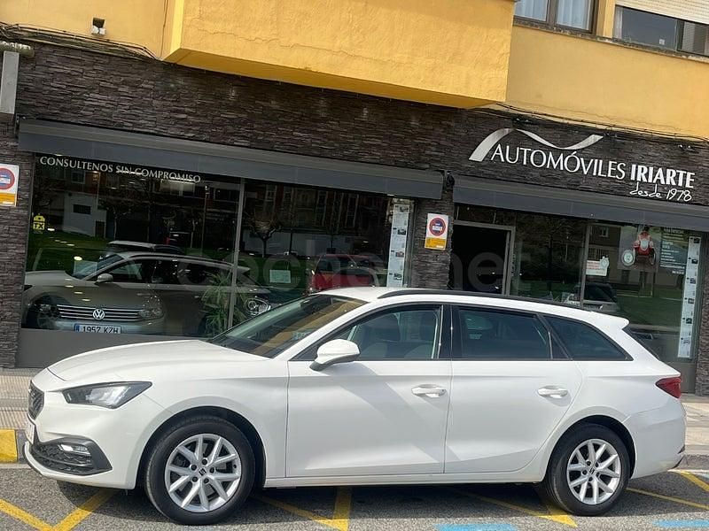 Usado Seat Leon Style 115 CV (84 kW) 2021 Blanco Familiar