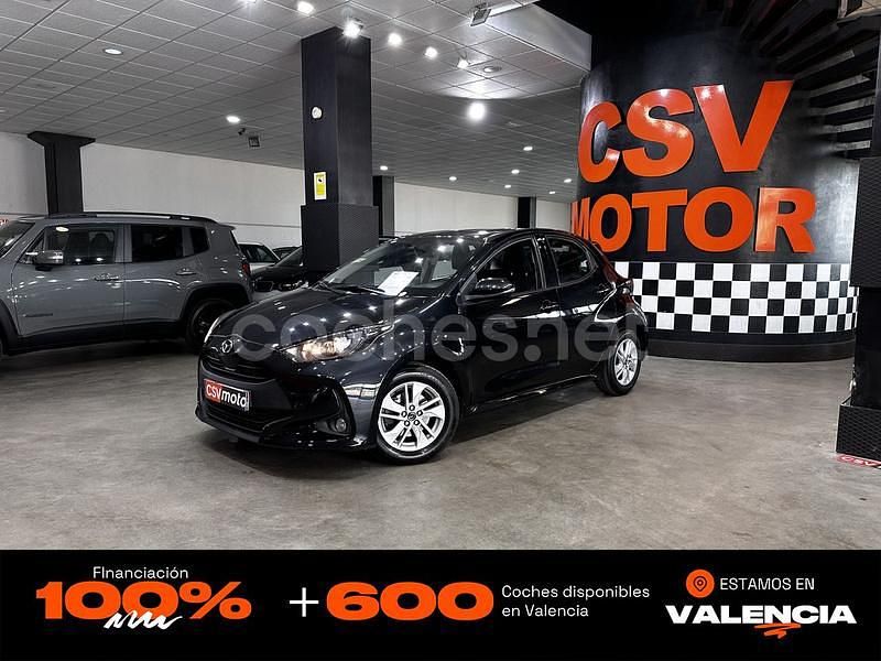 Negro Usado 2023 Toyota Yaris Hybrid Active Berlina | 15.450 € (Super precio) - Imagen 1/4