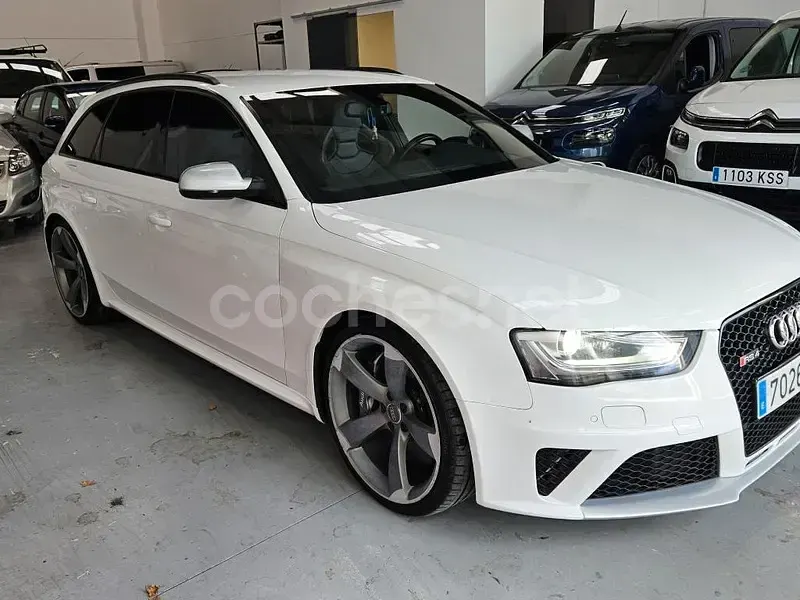 Usado Audi RS4 S-Line 450 CV (330 kW) 2014 Blanco Familiar