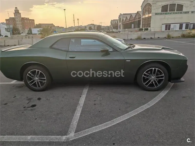Usado Dodge Challenger SXT 303 CV (222 kW) 2023 Verde Coupe