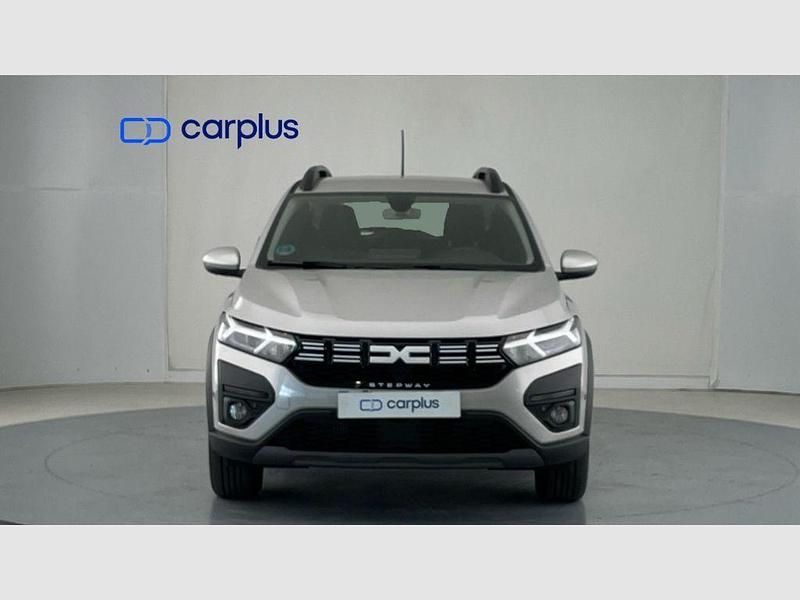 Usado Dacia Sandero Expression 91 CV (66 kW) 2024 Gris luna (metalizado) Utilitario