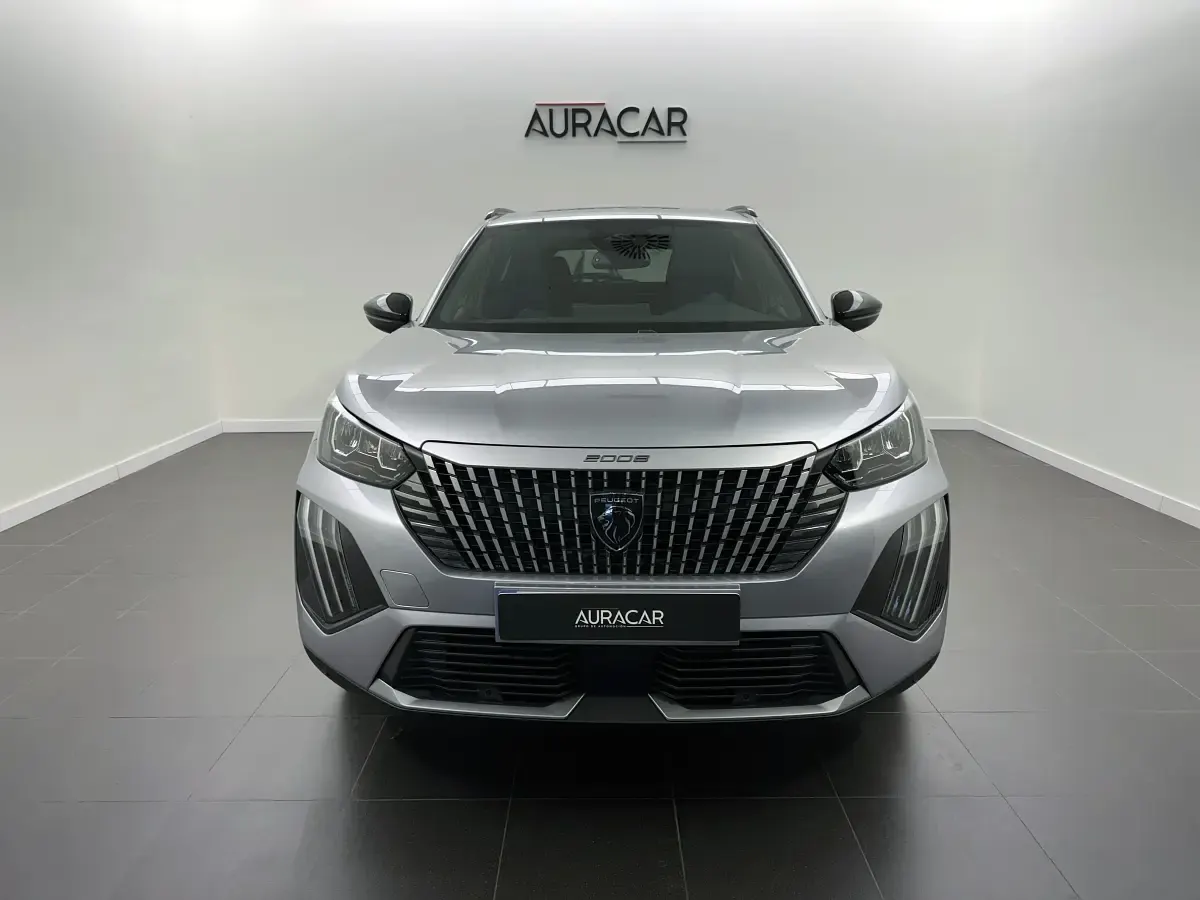 Usado Peugeot 2008 Allure 145 CV (106 kW) 2025 Gris SUV