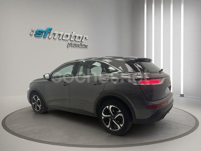 Usado DS Automobiles DS7 Crossback Chic 130 CV (95 kW) 2021 Gris / plata SUV