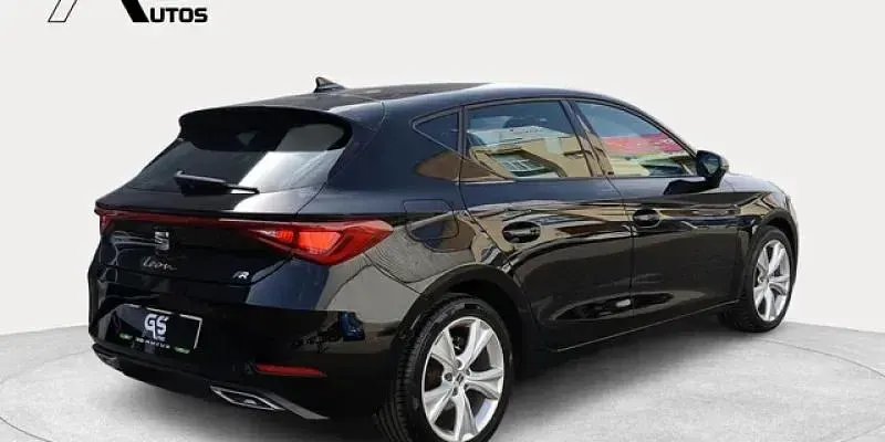 Usado Seat Leon FR 116 CV (85 kW) 2025 Negro
