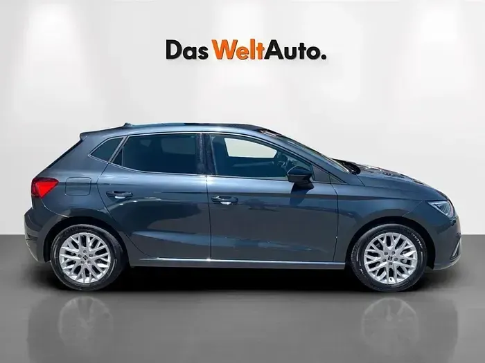 Usado Seat Ibiza FR 115 CV (84 kW) 2025 Gris Utilitario