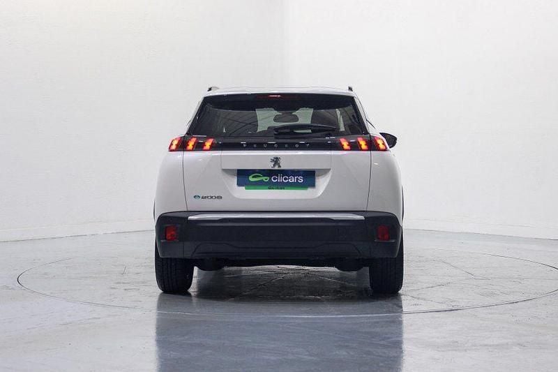 Usado Peugeot e-2008 Allure 100 kW (136 CV) 2021 Blanco SUV