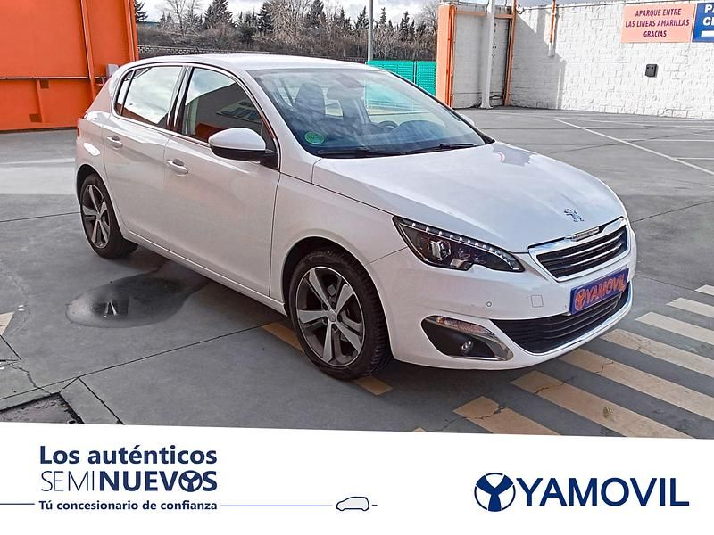 Usado Peugeot 308 Allure 130 CV (95 kW) 2016 Blanco Utilitario