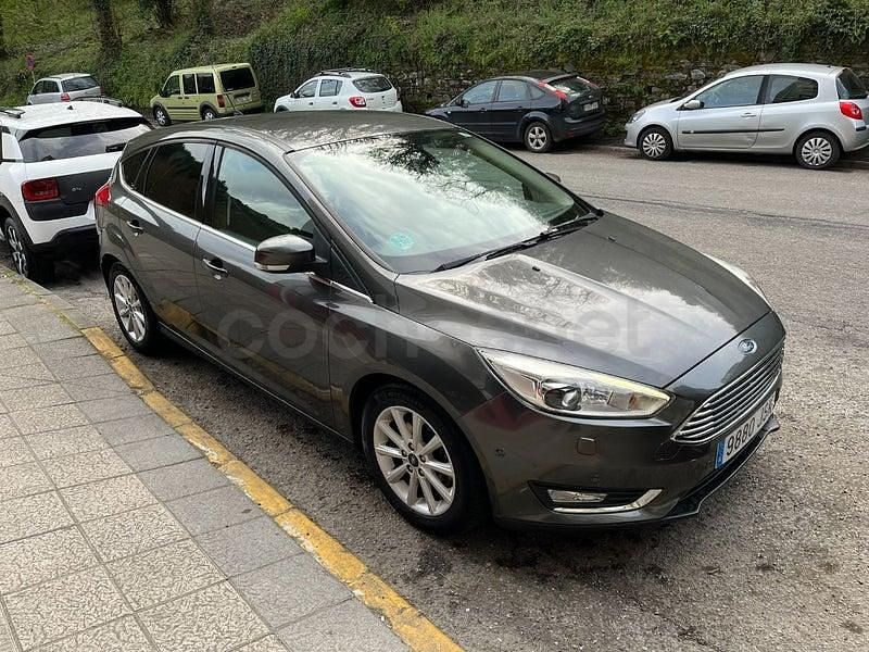 Usado Ford Focus Titanium 150 CV (110 kW) 2016 Gris / plata Berlina
