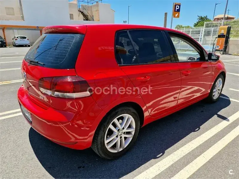 Usado VW Golf VI Sport 105 CV (77 kW) 2011 Rojo Utilitario