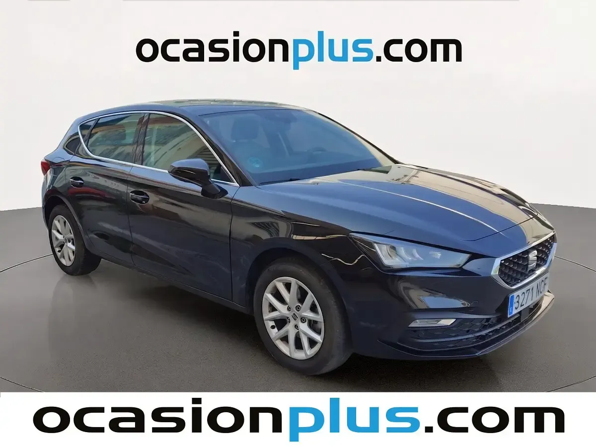 Usado Seat Leon Style 116 CV (85 kW) 2025 Negro Utilitario