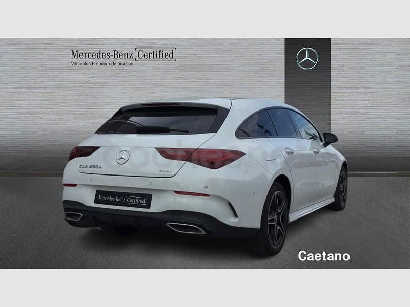 Usado Mercedes CLA250e Shooting Brake 218 CV (160 kW) 2024 Blanco Familiar